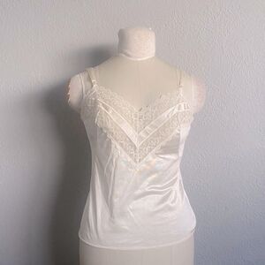 Vintage Vanity Fair Cream With lace camisole size M